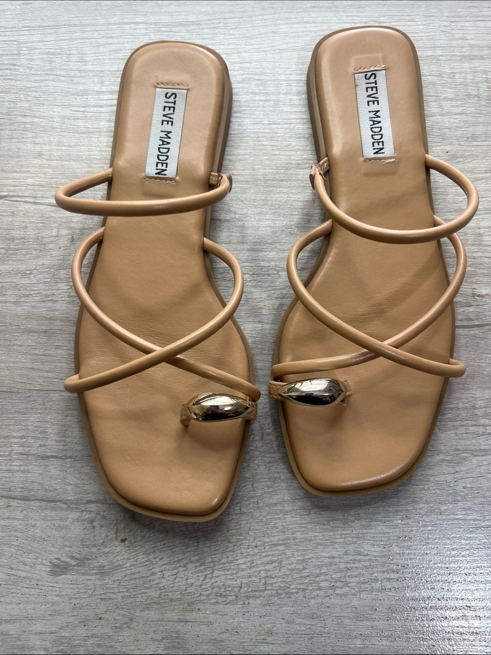 Steve Madden  Size 7 Tan Strappy Slide Sandals with Gold Knot - Picture 2 of 4
